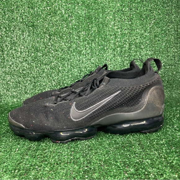 Nike Air VaporMax Flyknit Running Shoes Men's Size 13 Triple Black Anthracite - Picture 3 of 12